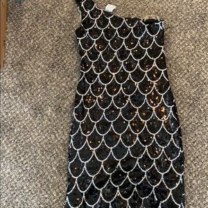 Black one strapped sequin dress